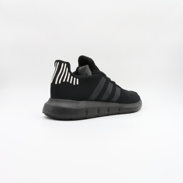 کفش لایف استایل adidas زنانه  - کد fw503038 - Image 2