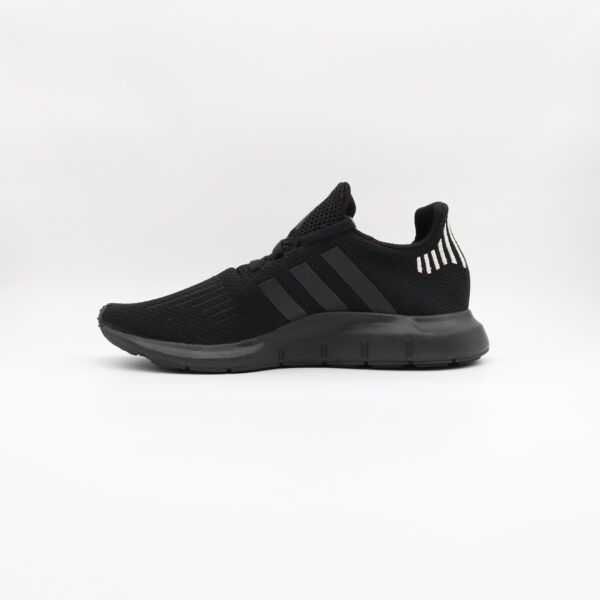 کفش لایف استایل adidas زنانه  - کد fw503038 - Image 3